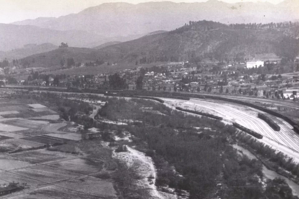 Black and white photo of Taylor Yard site in Los Angeles by the Los Angeles River in the 1890s.